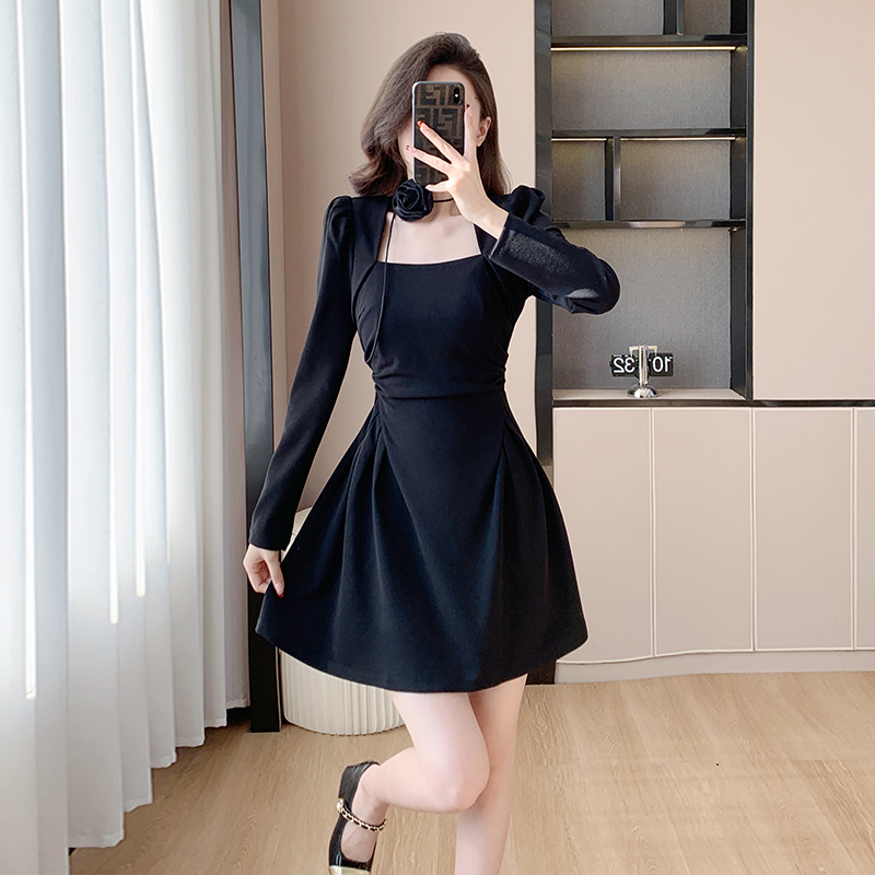 1706606821989_144212.jpg 2026 Autumn French Style Little Black Dress Slimming Elegant Pleated A-Line Square Neck Long Sleeve