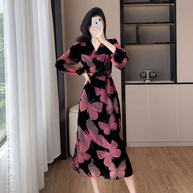 Women's Butterfly Print Velvet A-Line Midi Dress with V-Neck and Lantern Sleeves